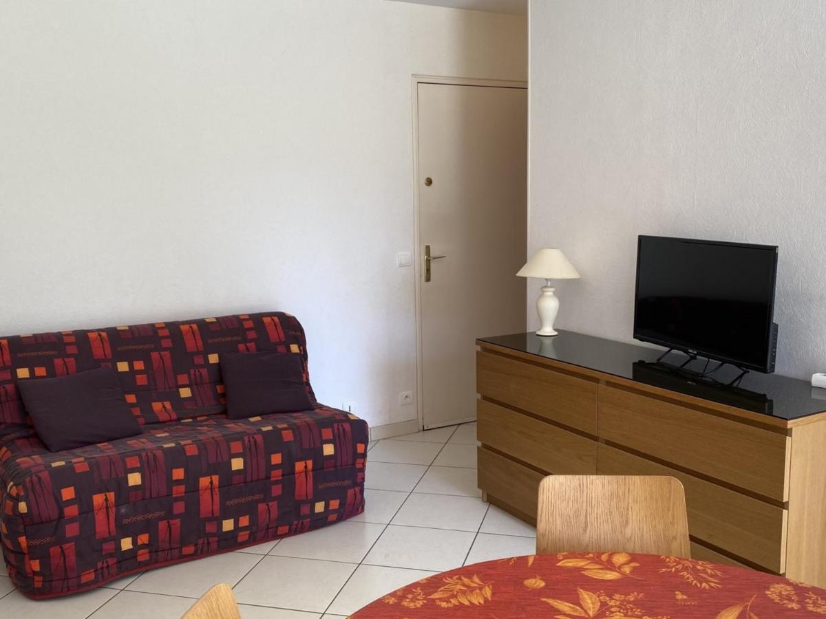 Апартаменти Cabourg : Studio Rez-De-Jardin Proche Plage, Animaux Acceptes, Tv, Wi-Fi Optionnel - Fr-1-487-331 Екстер'єр фото